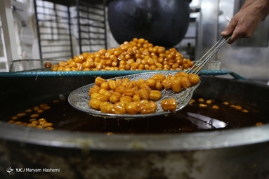 تهیه زولبیا و بامیه مخصوص ماه رمضان