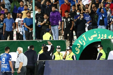 تیم های فوتبال استقلال تهران و پیکان در هفته بیست و چهارم لیگ برتر