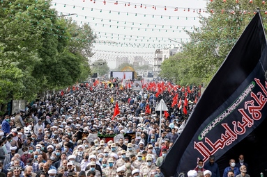 تشییع پیکر روحانی شهید «محمد اصلانی» - حرم رضوی