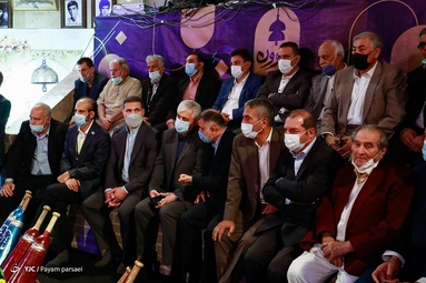 آیین گلریزان برای آزادسازی زندانیان جرائم غیر عمد با حضور سجادی وزیر ورزش و جوانان و جمعی از قهرمانان، پهلوانان و پیشکسوتان ورزش