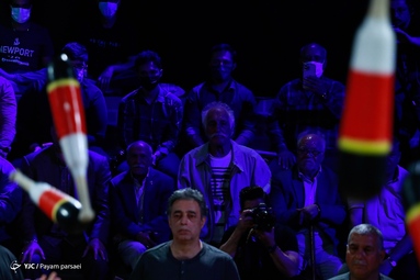 آیین گلریزان برای آزادسازی زندانیان جرائم غیر عمد با حضور سجادی وزیر ورزش و جوانان و جمعی از قهرمانان، پهلوانان و پیشکسوتان ورزش