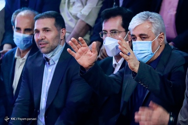 آیین گلریزان برای آزادسازی زندانیان جرائم غیر عمد با حضور سجادی وزیر ورزش و جوانان و جمعی از قهرمانان، پهلوانان و پیشکسوتان ورزش