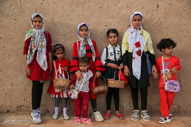 برگزاری آیین سنتی گرگیعان به مناسبت نیمه رمضان در روستای علوه از توابع اهواز - خوزستان