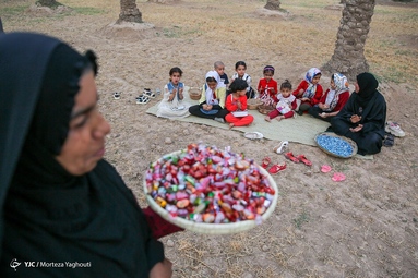 برگزاری آیین سنتی گرگیعان به مناسبت نیمه رمضان در روستای علوه از توابع اهواز - خوزستان