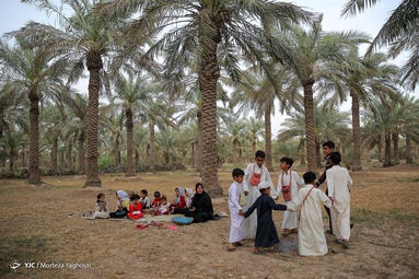 برگزاری آیین سنتی گرگیعان به مناسبت نیمه رمضان در روستای علوه از توابع اهواز - خوزستان