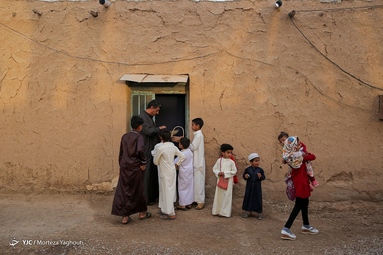 برگزاری آیین سنتی گرگیعان به مناسبت نیمه رمضان در روستای علوه از توابع اهواز - خوزستان