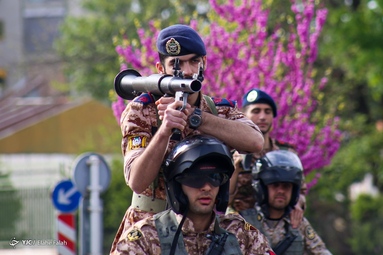 مراسم رژه ۲۹ فروردین سالروز ارتش جمهوری اسلامی ایران - رشت