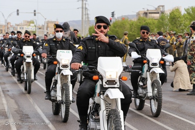 مراسم رژه ۲۹ فروردین سالروز ارتش جمهوری اسلامی ایران - زنجان