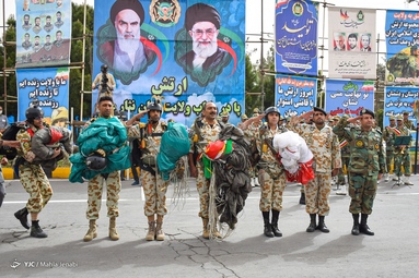 مراسم رژه ۲۹ فروردین سالروز ارتش جمهوری اسلامی ایران - کرمان