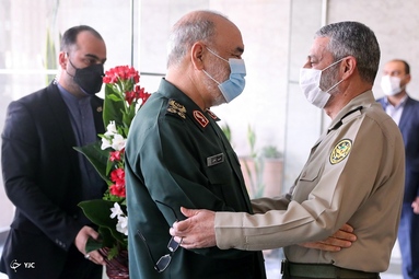 دیدار فرمانده کل سپاه با سرلشکر موسوی به مناسبت روز ارتش