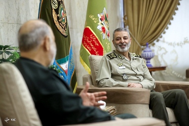 دیدار فرمانده کل سپاه با سرلشکر موسوی به مناسبت روز ارتش