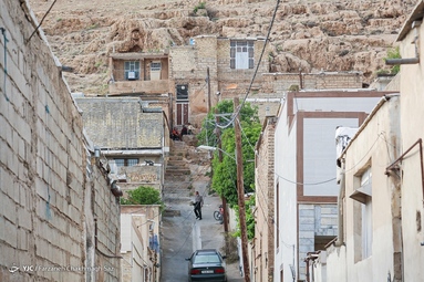 محله سعدی در نزدیکی مقبره سعدی شیرازی وضعیت نابهنجاری دارد که باعث تخریب وجهه فرهنگی منطقه سعدیه شیراز شده است.