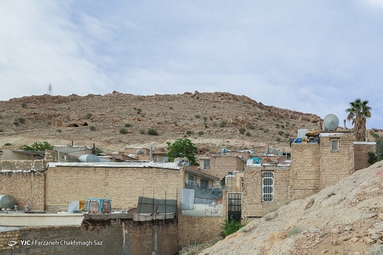محله سعدی در نزدیکی مقبره سعدی شیرازی وضعیت نابهنجاری دارد که باعث تخریب وجهه فرهنگی منطقه سعدیه شیراز شده است.