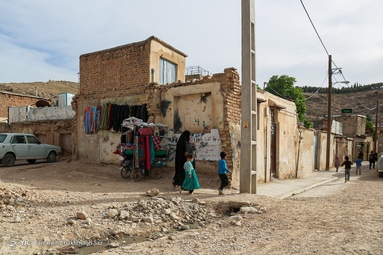 محله سعدی در نزدیکی مقبره سعدی شیرازی وضعیت نابهنجاری دارد که باعث تخریب وجهه فرهنگی منطقه سعدیه شیراز شده است.