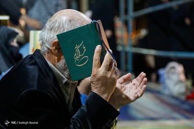 مراسم احیای شب قدر بیست و سوم ماه رمضان ۱۴۰۱ - حرم مطهر حضرت جعفر بن موسی کاظم معروف به «شاهرضا (ع)»