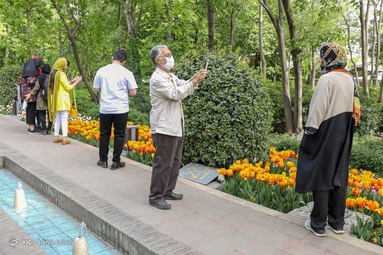 بوستان باغ ایرانی یکی از زیباترین جاذبه‌های گردشگری در محله ده ونک تهران است