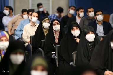 دیدار جمعی از دانشجویان و نمایندگان تشکل‌های دانشجویی با مقام معظم رهبری در حسینیه امام خمینی (ره)