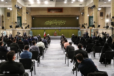 دیدار جمعی از دانشجویان و نمایندگان تشکل‌های دانشجویی با مقام معظم رهبری در حسینیه امام خمینی (ره)