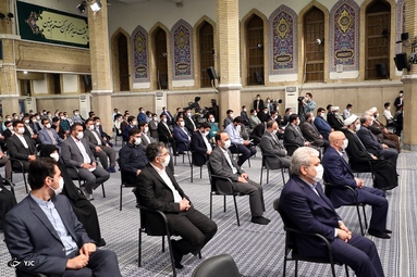 دیدار جمعی از دانشجویان و نمایندگان تشکل‌های دانشجویی با مقام معظم رهبری در حسینیه امام خمینی (ره)