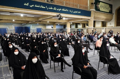 دیدار جمعی از دانشجویان و نمایندگان تشکل‌های دانشجویی با مقام معظم رهبری در حسینیه امام خمینی (ره)
