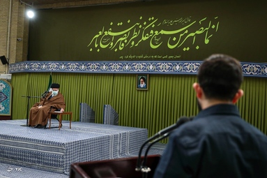 دیدار جمعی از دانشجویان و نمایندگان تشکل‌های دانشجویی با مقام معظم رهبری در حسینیه امام خمینی (ره)