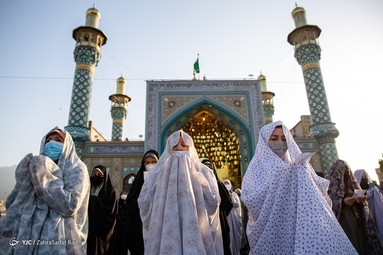 اقامه نماز عید سعید فطر - امامزاده پنج تن (ع) لویزان