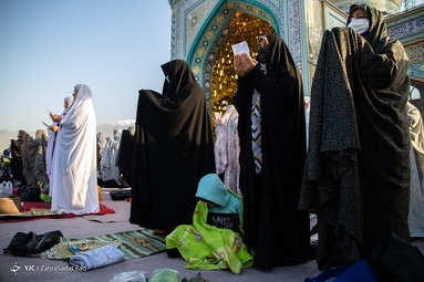 اقامه نماز عید سعید فطر - امامزاده پنج تن (ع) لویزان