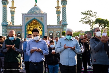 اقامه نماز عید سعید فطر - امامزاده پنج تن (ع) لویزان