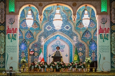 اقامه نماز عید سعید فطر - حرم‌ حضرت معصومه (س)