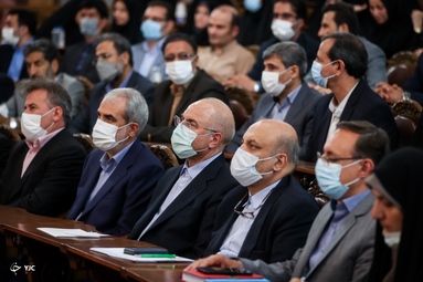 دیدار جمعی از معلمان و فرهنگیان با رئیس مجلس شورای اسلامی
