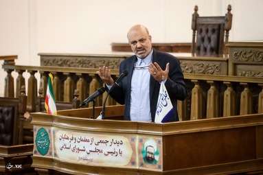 دیدار جمعی از معلمان و فرهنگیان با رئیس مجلس شورای اسلامی