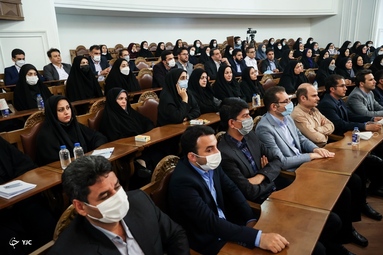 دیدار جمعی از معلمان و فرهنگیان با رئیس مجلس شورای اسلامی