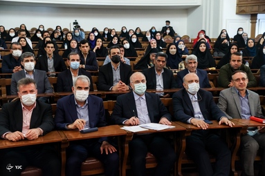 دیدار جمعی از معلمان و فرهنگیان با رئیس مجلس شورای اسلامی