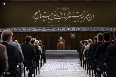 دیدار جمعی از معلمان با رهبر انقلاب