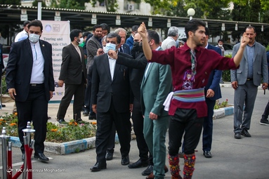 مراسم رونمایی از شناسنامه بین المللی خودرو ایرانی