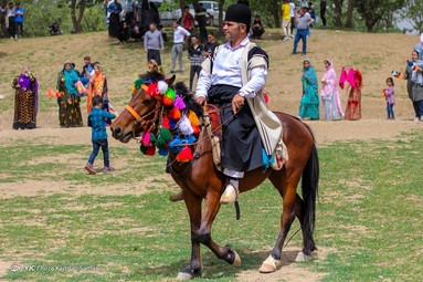 بزم هزار رنگ بختیاری
