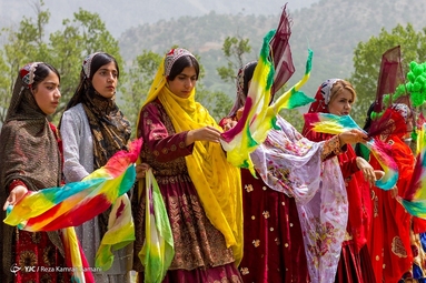 بزم هزار رنگ بختیاری