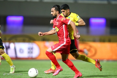 لیگ برتر فوتبال/ پرسپولیس ۱ - سپاهان ۲
