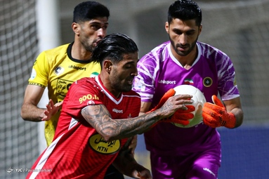 لیگ برتر فوتبال/ پرسپولیس ۱ - سپاهان ۲