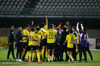 لیگ برتر فوتبال/ پرسپولیس ۱ - سپاهان ۲