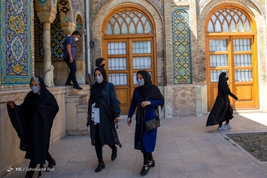 بازدید گردشگران از کاخ گلستان