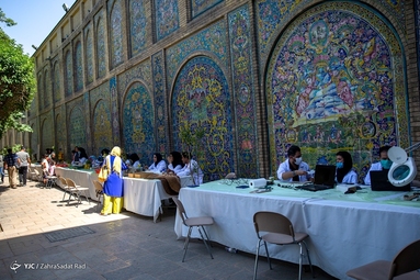 بازدید گردشگران از کاخ گلستان