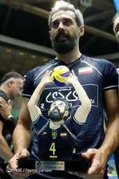 والیبال قهرمانی باشگاه‌های آسیا / پیکان تهران ۳ - سانتوری سانبردز ۲