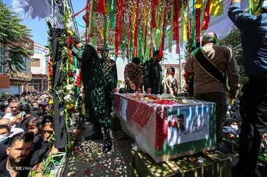 تشییع شهید «احسان قدبیگی» شهید صنعت دفاعی - اراک