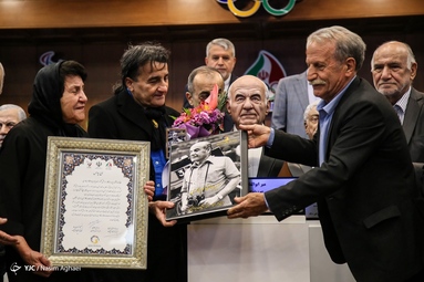 مراسم رونمایی از سردیس چهره‌های ماندگار ورزش ایران