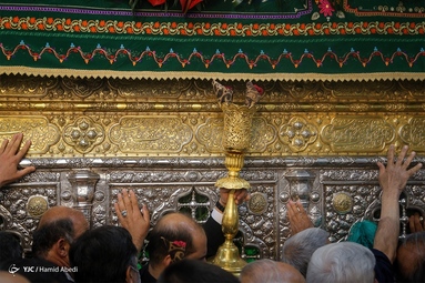 آیین خطبه‌خوانی خادمان به مناسبت میلاد حضرت معصومه(س)