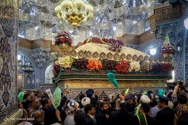 آیین خطبه‌خوانی خادمان به مناسبت میلاد حضرت معصومه(س)