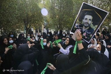 تشییع پیکر دو برادر جانباخته حادثه متروپل