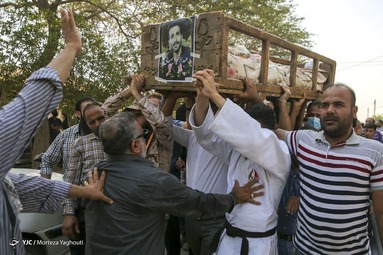 تشییع پیکر دو برادر جانباخته حادثه متروپل