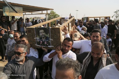 تشییع پیکر دو برادر جانباخته حادثه متروپل